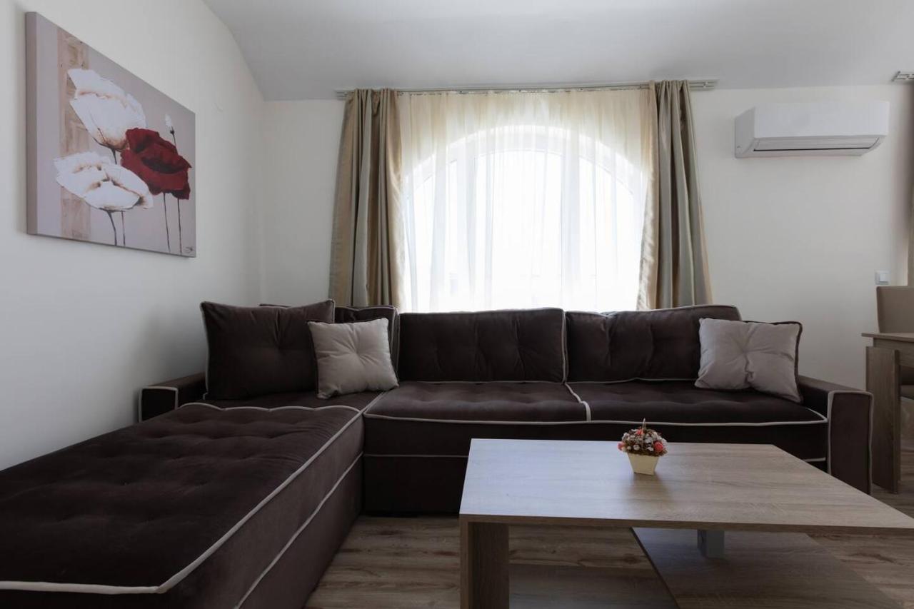 נסבר Zevs Residence מראה חיצוני תמונה